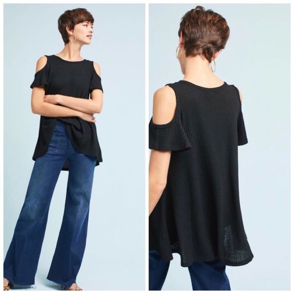 Anthropologie Tops - 𝅺Anthropologie Fluttered opens shoulder
